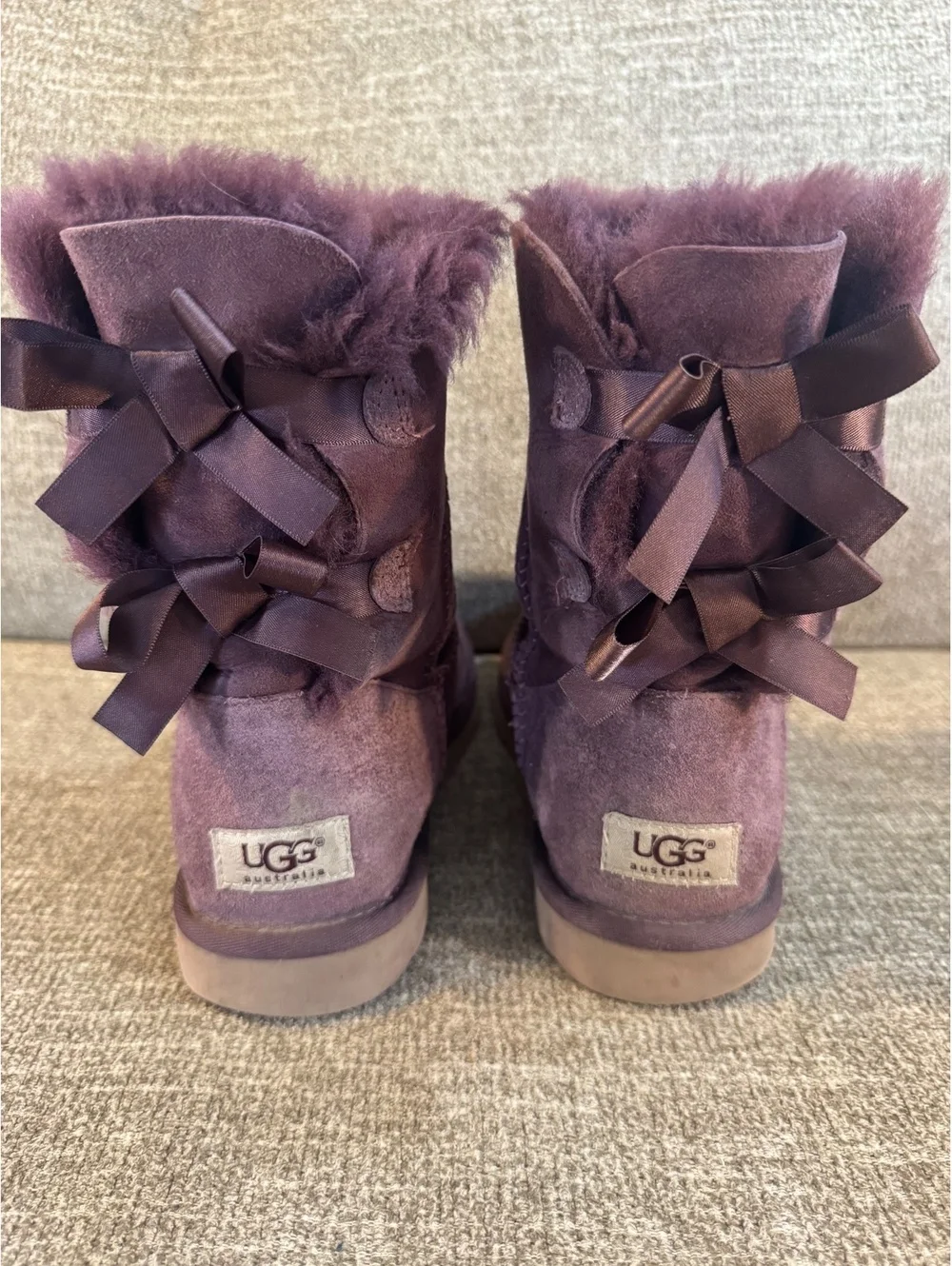 UGG Australia Bailey Bow Boots Bordeaux Purple Suede Sheepskin Size 8 1002954